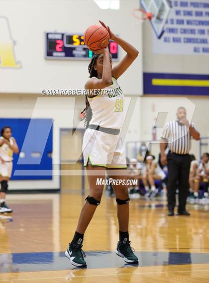 Thumbnail 2 in DeSoto vs. Shoemaker (UIL 6A Bi-District) photogallery.