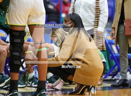 Thumbnail 3 in DeSoto vs. Shoemaker (UIL 6A Bi-District) photogallery.