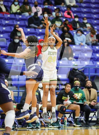 Thumbnail 1 in DeSoto vs. Shoemaker (UIL 6A Bi-District) photogallery.
