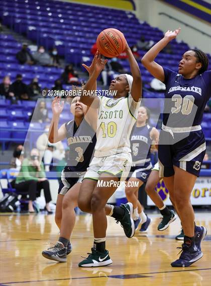 Thumbnail 2 in DeSoto vs. Shoemaker (UIL 6A Bi-District) photogallery.