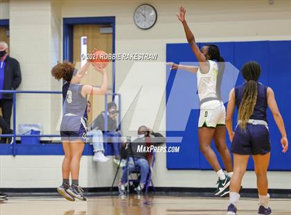 Thumbnail 3 in DeSoto vs. Shoemaker (UIL 6A Bi-District) photogallery.
