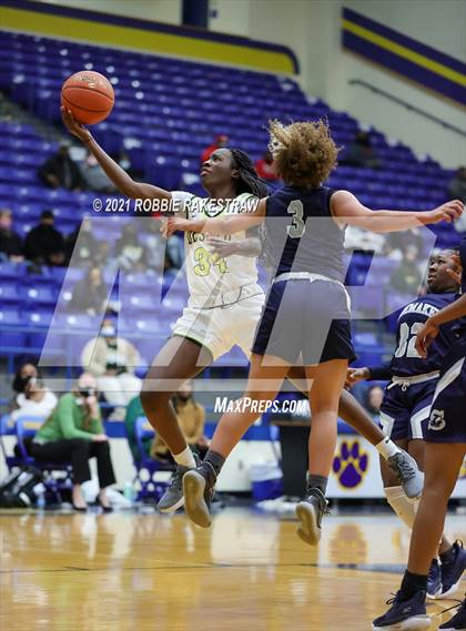 Thumbnail 1 in DeSoto vs. Shoemaker (UIL 6A Bi-District) photogallery.