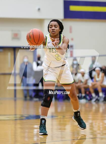 Thumbnail 3 in DeSoto vs. Shoemaker (UIL 6A Bi-District) photogallery.