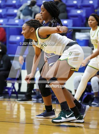 Thumbnail 2 in DeSoto vs. Shoemaker (UIL 6A Bi-District) photogallery.