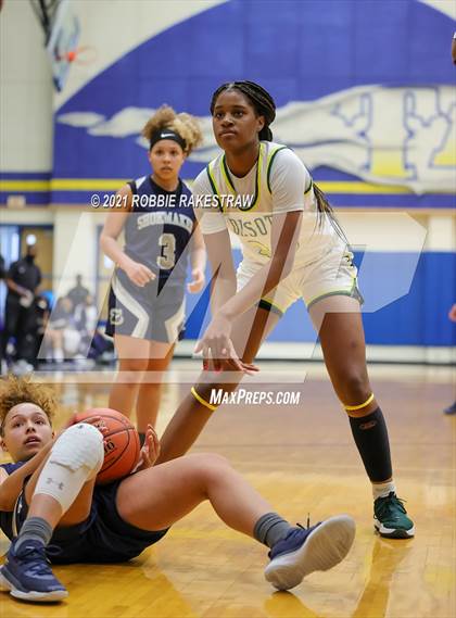 Thumbnail 3 in DeSoto vs. Shoemaker (UIL 6A Bi-District) photogallery.
