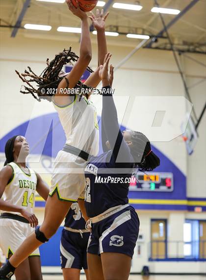 Thumbnail 2 in DeSoto vs. Shoemaker (UIL 6A Bi-District) photogallery.