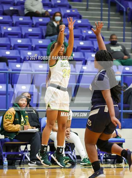 Thumbnail 1 in DeSoto vs. Shoemaker (UIL 6A Bi-District) photogallery.