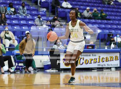 Thumbnail 1 in DeSoto vs. Shoemaker (UIL 6A Bi-District) photogallery.