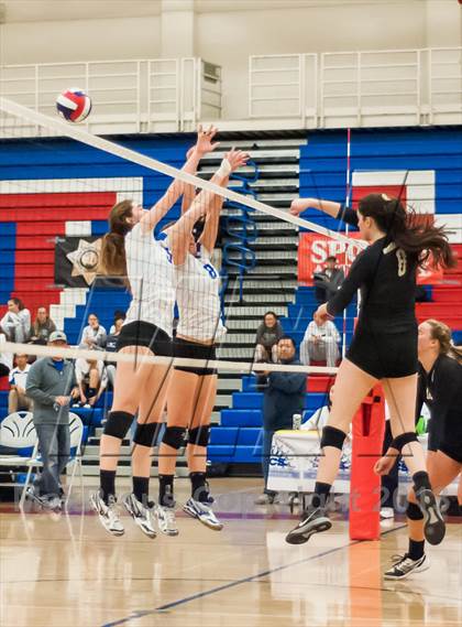 Thumbnail 1 in Archbishop Mitty vs. Los Altos (CIF CCS D2 Final) photogallery.