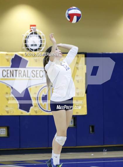 Thumbnail 2 in Garces Memorial vs. Exeter (CIF D2 Central Section Final) photogallery.