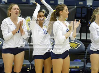 Thumbnail 3 in Garces Memorial vs. Exeter (CIF D2 Central Section Final) photogallery.