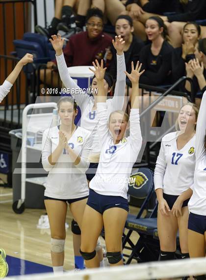 Thumbnail 3 in Garces Memorial vs. Exeter (CIF D2 Central Section Final) photogallery.