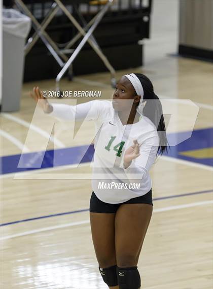 Thumbnail 1 in Garces Memorial vs. Exeter (CIF D2 Central Section Final) photogallery.