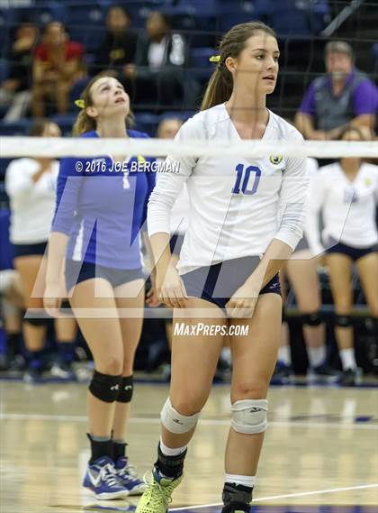 Thumbnail 3 in Garces Memorial vs. Exeter (CIF D2 Central Section Final) photogallery.