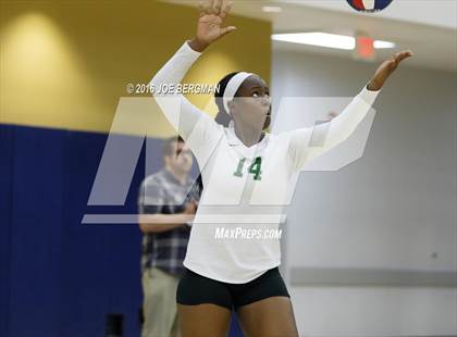 Thumbnail 2 in Garces Memorial vs. Exeter (CIF D2 Central Section Final) photogallery.
