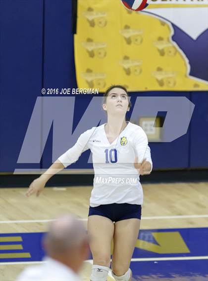 Thumbnail 3 in Garces Memorial vs. Exeter (CIF D2 Central Section Final) photogallery.