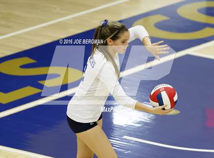 Thumbnail 3 in Garces Memorial vs. Exeter (CIF D2 Central Section Final) photogallery.