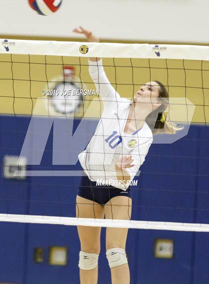 Thumbnail 2 in Garces Memorial vs. Exeter (CIF D2 Central Section Final) photogallery.