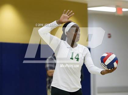 Thumbnail 3 in Garces Memorial vs. Exeter (CIF D2 Central Section Final) photogallery.