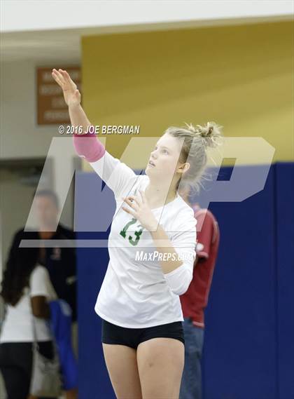 Thumbnail 2 in Garces Memorial vs. Exeter (CIF D2 Central Section Final) photogallery.