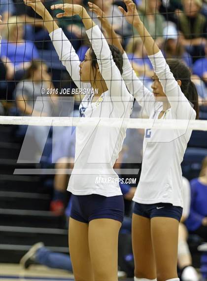 Thumbnail 2 in Garces Memorial vs. Exeter (CIF D2 Central Section Final) photogallery.