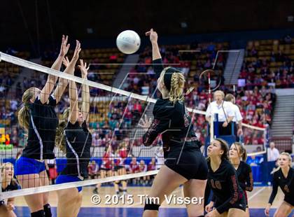 Thumbnail 2 in Ponderosa vs. Longmont (CHSAA 4A Playoff) photogallery.