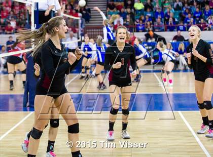 Thumbnail 2 in Ponderosa vs. Longmont (CHSAA 4A Playoff) photogallery.