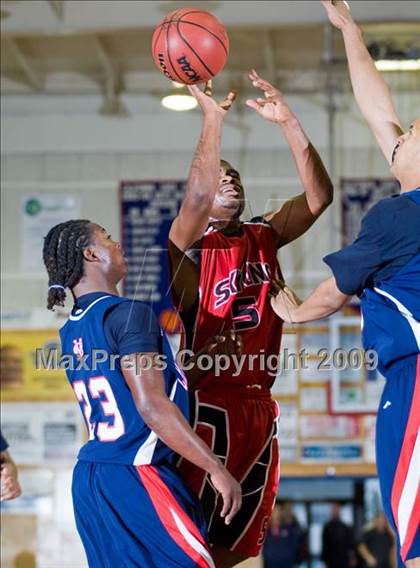 Thumbnail 2 in Modesto Christian vs. Skyline  (Modesto Christian Holiday Hoops) photogallery.