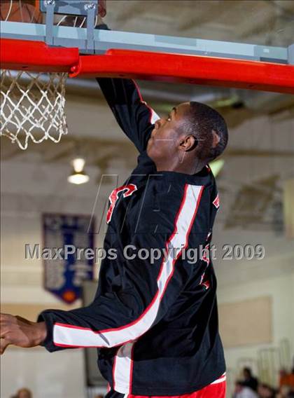 Thumbnail 2 in Modesto Christian vs. Skyline  (Modesto Christian Holiday Hoops) photogallery.