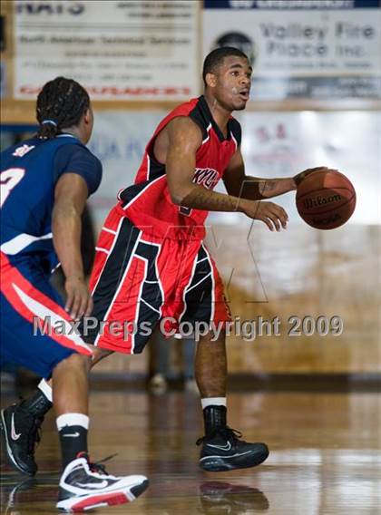 Thumbnail 3 in Modesto Christian vs. Skyline  (Modesto Christian Holiday Hoops) photogallery.
