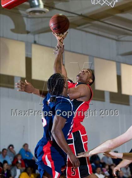 Thumbnail 3 in Modesto Christian vs. Skyline  (Modesto Christian Holiday Hoops) photogallery.