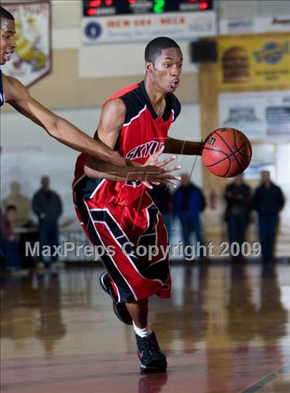 Thumbnail 1 in Modesto Christian vs. Skyline  (Modesto Christian Holiday Hoops) photogallery.