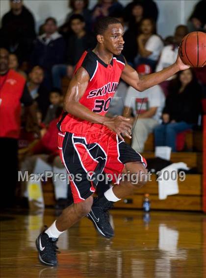 Thumbnail 3 in Modesto Christian vs. Skyline  (Modesto Christian Holiday Hoops) photogallery.