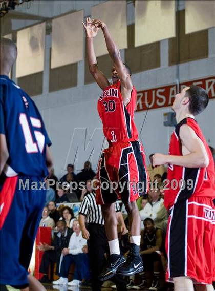 Thumbnail 3 in Modesto Christian vs. Skyline  (Modesto Christian Holiday Hoops) photogallery.