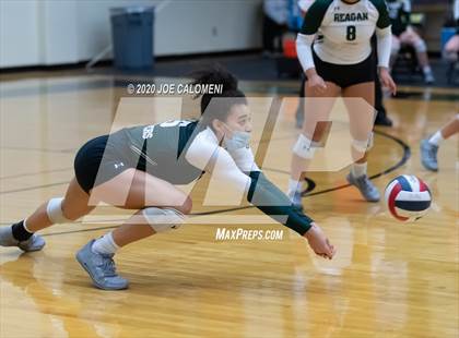 Thumbnail 1 in O'Connor vs Reagan [Ronald] (UIL 6A Region 4 Semifinal) photogallery.
