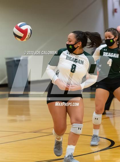 Thumbnail 2 in O'Connor vs Reagan [Ronald] (UIL 6A Region 4 Semifinal) photogallery.