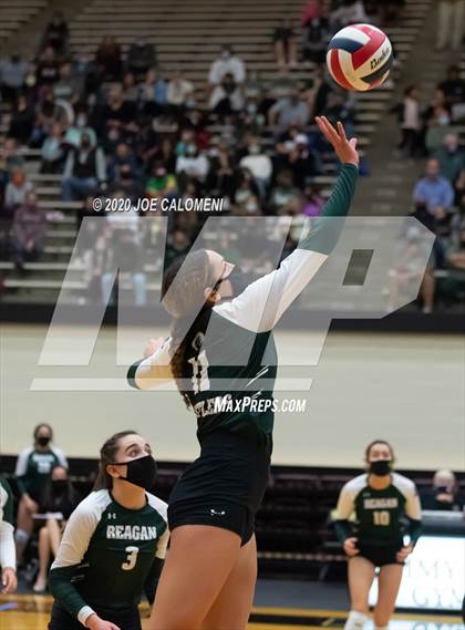 Thumbnail 3 in O'Connor vs Reagan [Ronald] (UIL 6A Region 4 Semifinal) photogallery.