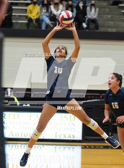 Thumbnail 2 in O'Connor vs Reagan [Ronald] (UIL 6A Region 4 Semifinal) photogallery.