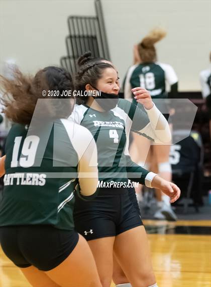 Thumbnail 1 in O'Connor vs Reagan [Ronald] (UIL 6A Region 4 Semifinal) photogallery.
