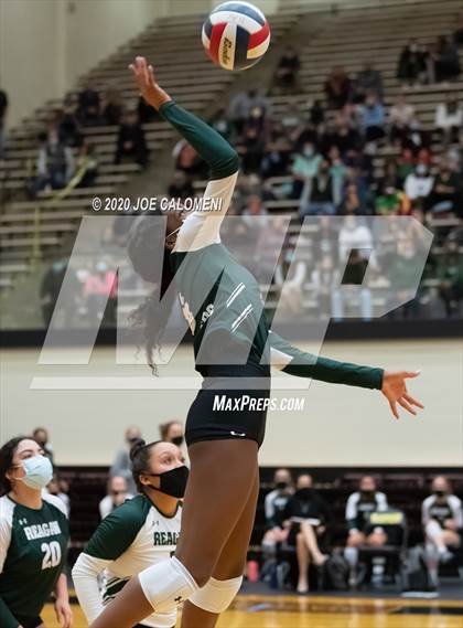 Thumbnail 3 in O'Connor vs Reagan [Ronald] (UIL 6A Region 4 Semifinal) photogallery.