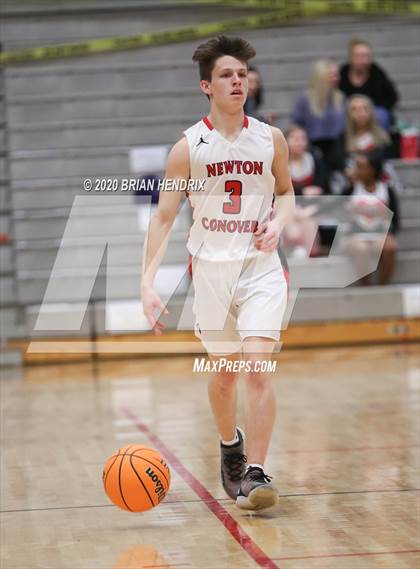 Thumbnail 3 in Bunker Hill vs. Newton-Conover (Dick's Sporting Goods Classic) photogallery.