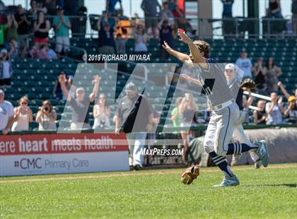 Thumbnail 1 in Hopkinton vs. White Mountains (NHIAA D3 Final) photogallery.