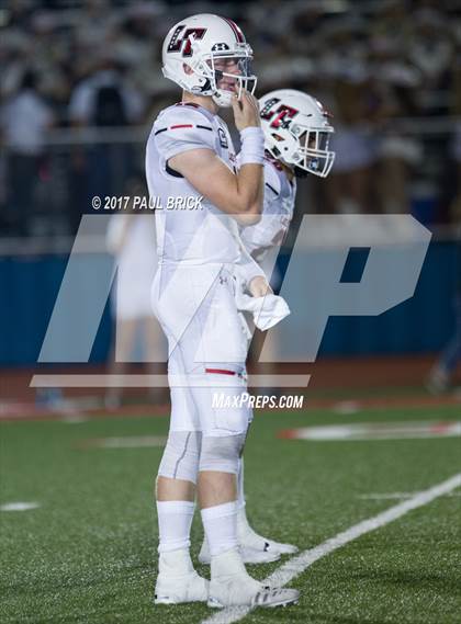 Thumbnail 3 in Westlake vs. Lake Travis photogallery.