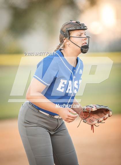 Thumbnail 2 in Lincoln Southeast vs Lincoln East photogallery.