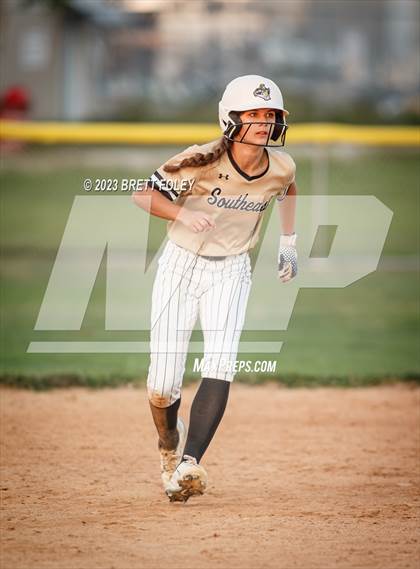 Thumbnail 2 in Lincoln Southeast vs Lincoln East photogallery.