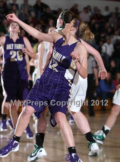 Thumbnail 3 in Bishop Machebeuf vs. Holy Family (CHSAA 3A District Playoff) photogallery.