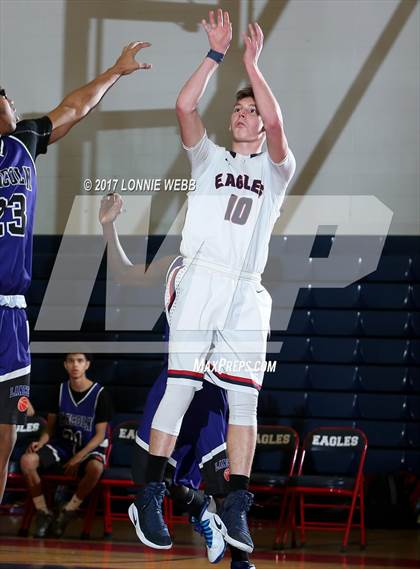 Thumbnail 3 in Lincoln @ Eastchester photogallery.