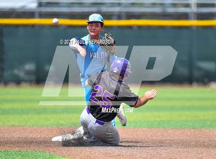 Thumbnail 3 in Valor Christian vs. Fort Collins (CHSAA 5A Semi Final) photogallery.