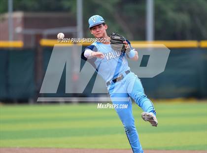 Thumbnail 2 in Valor Christian vs. Fort Collins (CHSAA 5A Semi Final) photogallery.