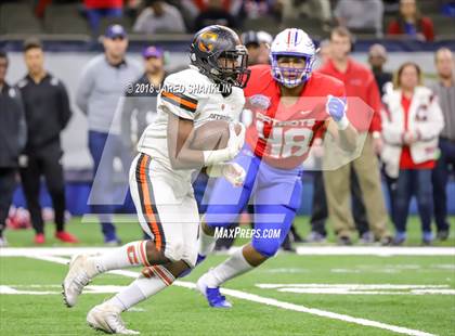 Thumbnail 3 in John Curtis Christian vs. Catholic-B.R. (LHSAA 5A D1 Final) photogallery.